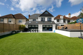 *NEW* Modern stylish 4 bedroom home with parking**